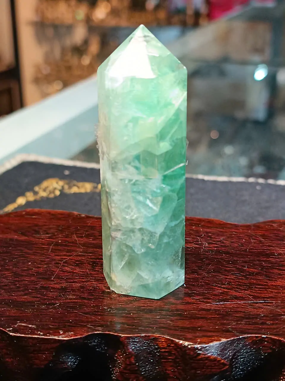 Trụ đá dạ quang xanh HM056-4-605